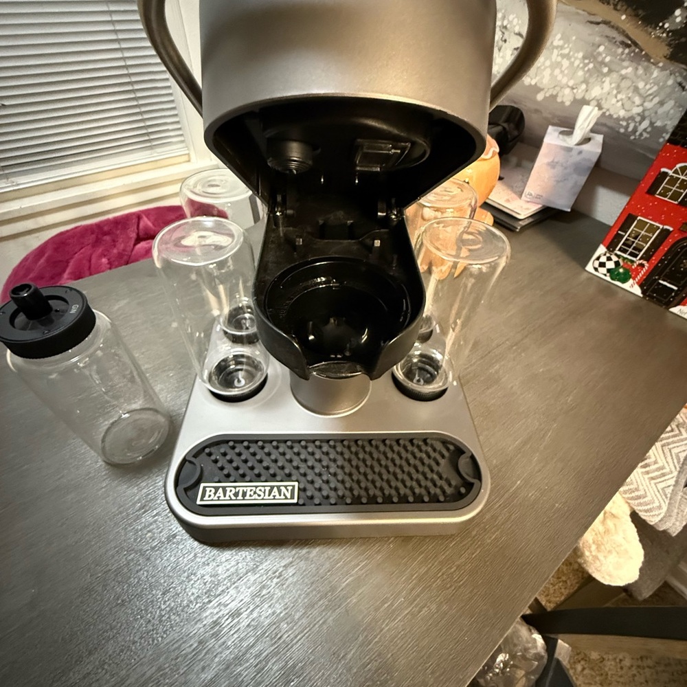 Bartesian Cocktail Mixer with Assorted Pods - Picture 3 of 4